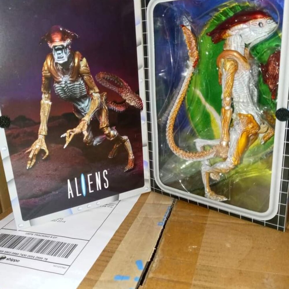 Aliens - Picture 2 of 2